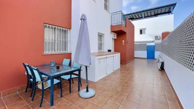 Semi-detached house on Avenida de la Alhambra, 6 photo 5