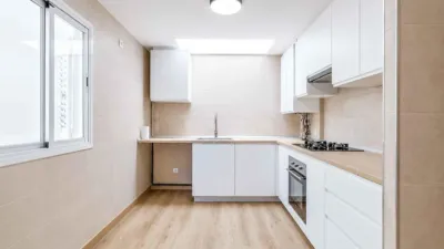 Apartment on Calle del Pintor Marià Carbonell Llopis photo 16