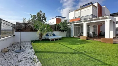 Semi-detached house on Avenida de la Alhambra, 6 photo 2