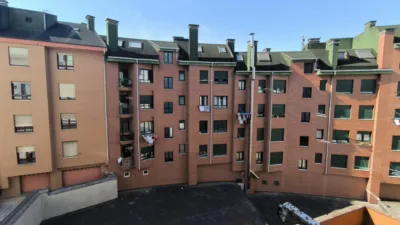 Piso en alquiler en Calle de Fuertes Acevedo, cerca de Calle de Antonio Martínez Vega, Buenavista-El Cristo (Oviedo) de 990 €<span>/mes</span>
