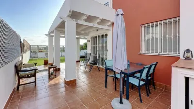 Semi-detached house on Avenida de la Alhambra, 6 photo 6