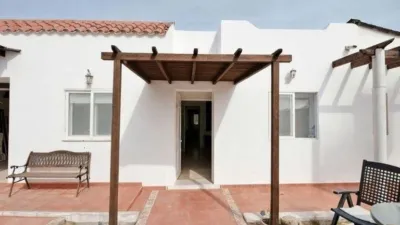 Chalet in Retamar photo 2