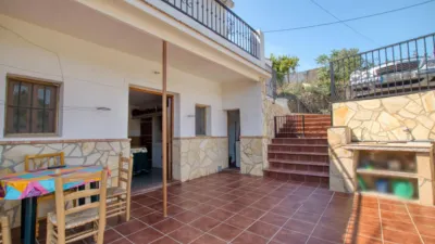 Semi-detached house on Calle Casilla de Mena photo 2