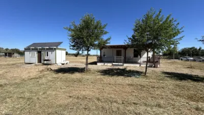 Rustic property on La Nava Street photo 35