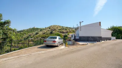Semi-detached house on Calle Casilla de Mena photo 4