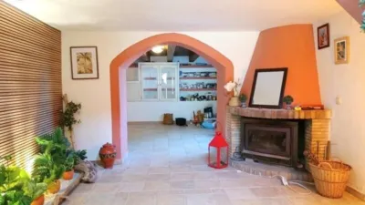 Rustic finca in Montbarbat photo 4