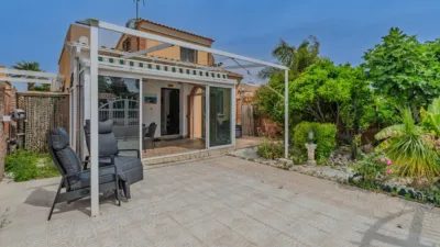 Chalet on Carrer del Morral photo 2