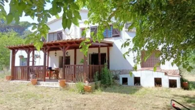 Rustic finca in Montbarbat