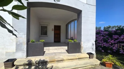House on Avenida Pablo Garnica photo 9