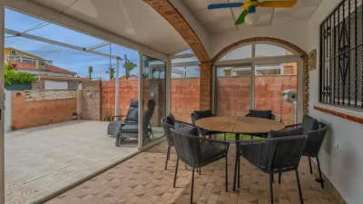 Chalet on Carrer del Morral photo 10