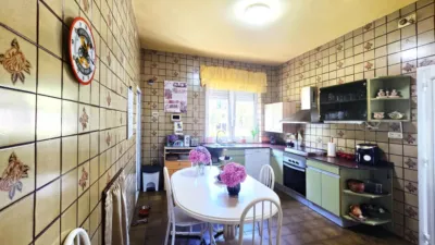 House on Avenida Pablo Garnica photo 14