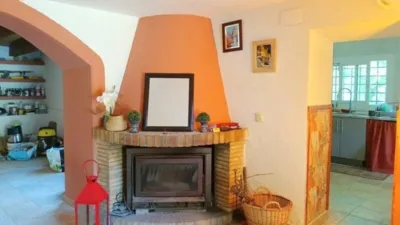 Rustic finca in Montbarbat photo 9