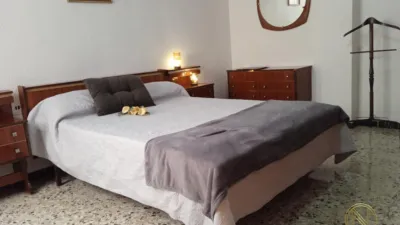 Apartment on Hermanos Navarro Caracena Street photo 22