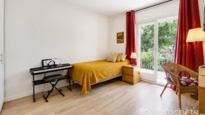 Chalet on Carrer de Josep Pla photo 14