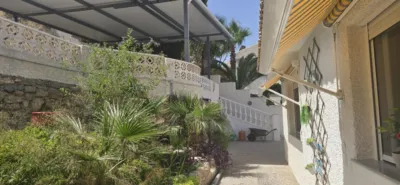 Chalet on Calle Espejos, Ur Mojon photo 32