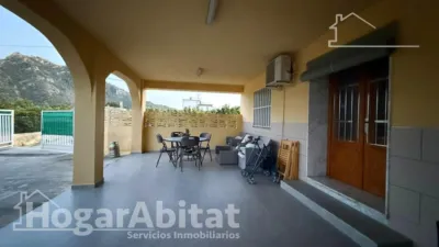 Chalet on Calle Corral del Moliner photo 2