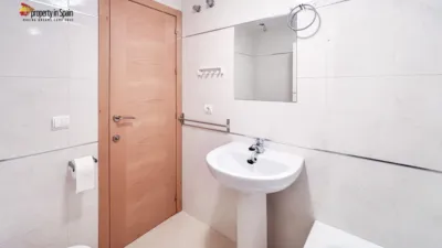 Habitación en alquiler en Calle del Jazmín, Carolinas (Distrito Pla-Carolinas. Alicante - Alacant) de 350 €<span>/mes</span>