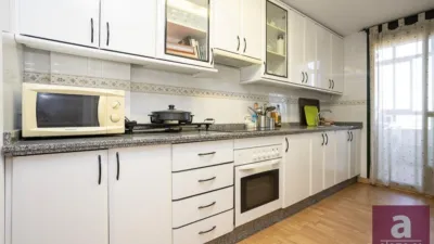 Flat on Calle de Miguel Serrano photo 2
