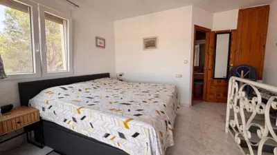 Chalet on Calle Espejos, Ur Mojon photo 12