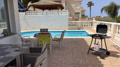 Chalet on Calle Espejos, Ur Mojon photo 26