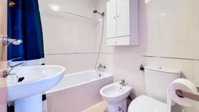Habitación en alquiler en Calle del Jazmín, Carolinas (Distrito Pla-Carolinas. Alicante - Alacant) de 350 €<span>/mes</span>