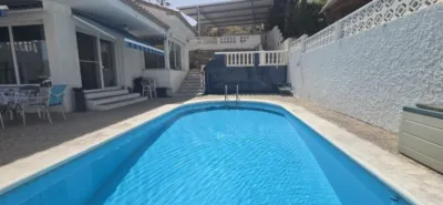 Chalet on Calle Espejos, Ur Mojon photo 3