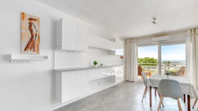 Apartment on Carles Fages de Climent Street photo 13