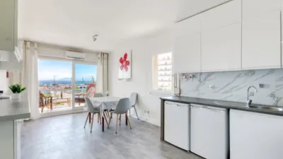 Apartment on Carles Fages de Climent Street photo 4