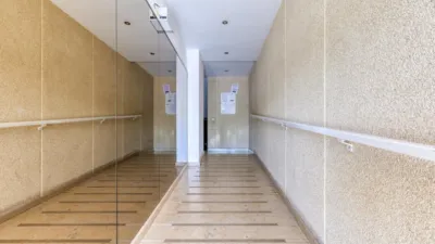 Apartment on Carles Fages de Climent Street photo 23