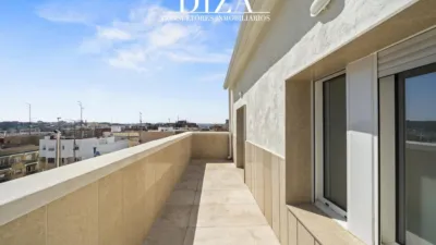 Penthouse on Calle del Maestro Alonso photo 40