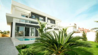 Chalet en Centro Comercial Monte y Mar photo 9