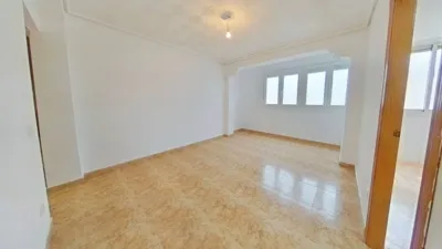 Apartment in Xirivella photo 2