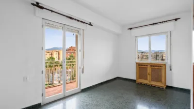 Apartment in Alhamar photo 9