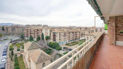 Apartment in Alhamar photo 3
