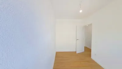 Flat in Parla photo 19