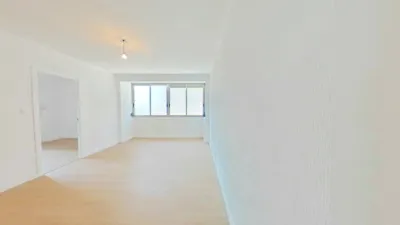 Apartment in Paterna photo 8