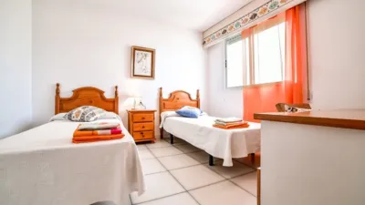 Duplex penthouse on the first line of La Fossa beach, 15th and 16th floors. Close to supermarkets and the urban bus stop. It has 150 square meters built, distributed in three bedrooms, three bathrooms, kitchen and living room with a 63-square-meter terrace with 360-degree views of all of Calpe. The apartment is located in a building with a community pool with direct access to the seaside promenade, social club and green areas where you can sunbathe or simply relax. photo 22