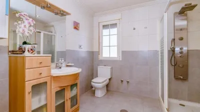 House in the Centre photo 21