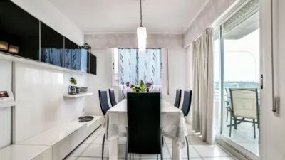 Duplex penthouse on the first line of La Fossa beach, 15th and 16th floors. Close to supermarkets and the urban bus stop. It has 150 square meters built, distributed in three bedrooms, three bathrooms, kitchen and living room with a 63-square-meter terrace with 360-degree views of all of Calpe. The apartment is located in a building with a community pool with direct access to the seaside promenade, social club and green areas where you can sunbathe or simply relax. photo 13
