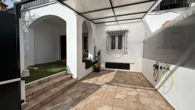 Semi-detached house on Enrique Granados Street photo 3