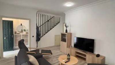 Semi-detached house on Enrique Granados Street photo 4