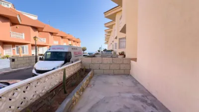 Terraced house on Calle Caleta La photo 19