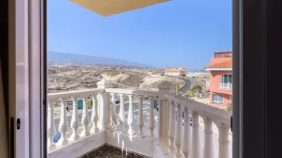 Terraced house on Calle Caleta La photo 40