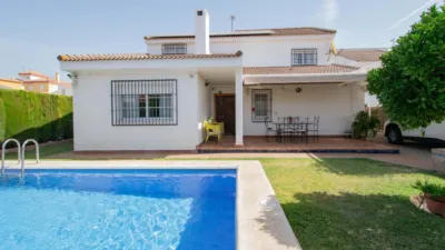 Chalet in Gines photo 2