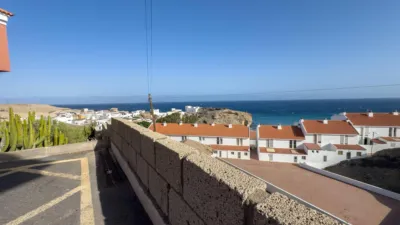Terraced house on Calle Caleta La photo 60