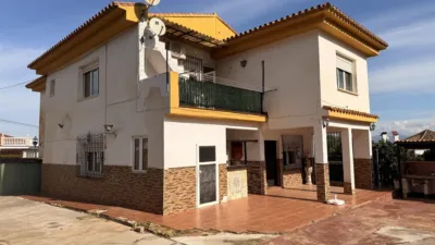 Chalet on Calle de la Manzanilla photo 3
