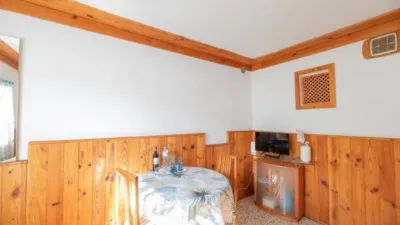 House on Calle Arure photo 13
