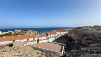 Terraced house on Calle Caleta La photo 20
