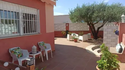 Chalet on Calle José Corbin Carbó photo 52
