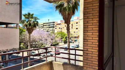 Habitación en alquiler en Carrer Devesa, Altozano (Distrito Campoamor-Altozano. Alicante - Alacant) de 410 €<span>/mes</span>